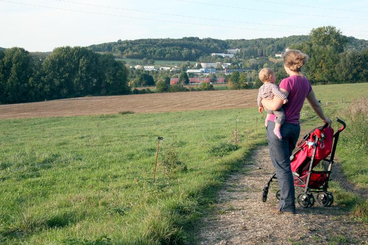 Pour de nombreux habitants, la campagne reste un lieu de vie apaisé, mais parfois isolé.