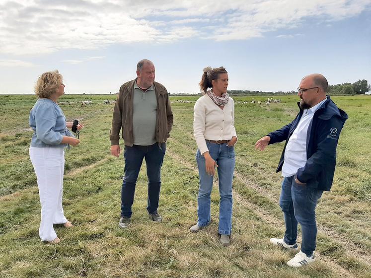 Pour Roland Moitrel, qui a accueilli Marie-Sophie Lesne en baie de Somme le 7 juillet : «Le métier d’éleveur dans la baie,  ça ne s’apprend pas tout seul. Il ne faut pas attendre qu’il soit trop tard pour transmettre dans de bonnes conditions.»