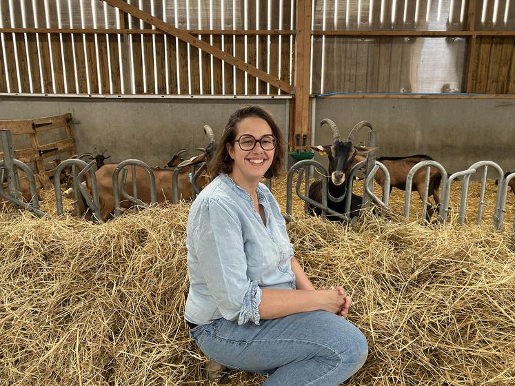Marion Coulombel est installée sur une ferme d’environ 25 hectares de pâtures, de fourrages et d’élevage. 