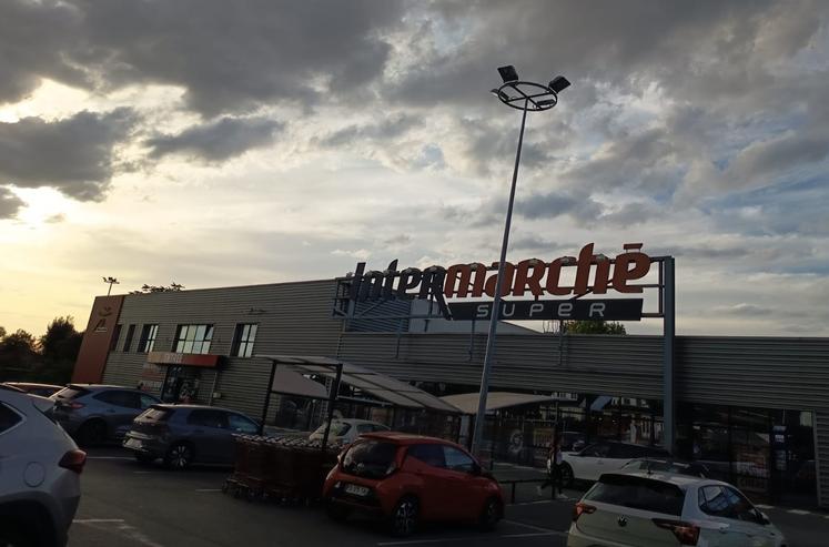 Intermarché se prépare face au mouvement social Bloquons tout en constituant des stocks.
