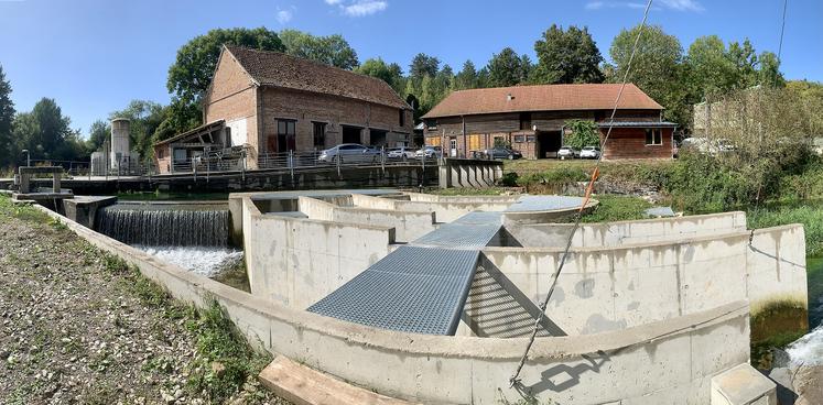 Pour assurer la continuité écologique de la rivière Airaines, le pisciculteur a dû construire une passe à poissons. Un investissement de 250 000 €, financé à hauteur de 99 000 €. 