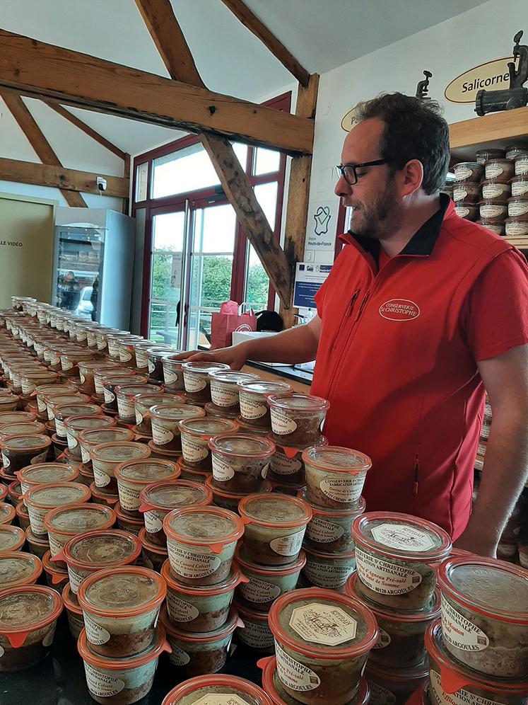 Simon Van Oost perpétue la tradition d’un approvisionnement local héritée  de ses parents pour ses recettes. 