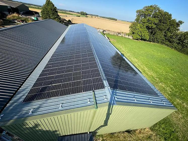 Les projets sont très diverses : vente de l’électricité, auto-consommation, location de toiture, financement de la construction d’un bâtiment contre le droit d’exploiter les panneaux… 