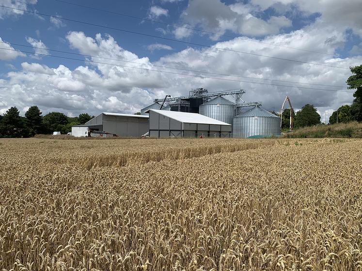 Le silo de Flesselles a bénéficié d’un investissement conséquent. Il a désormais une capacité de 11 500 t. 