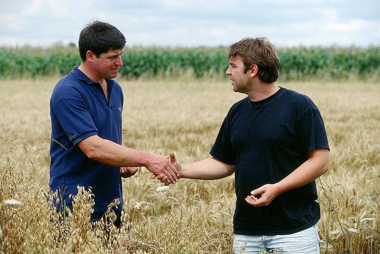 Pour faire le bon choix d’un statut et saisir la meilleure formule avant son installation, n’hésitez pas à vous rapprocher de votre comptable ou de votre conseiller