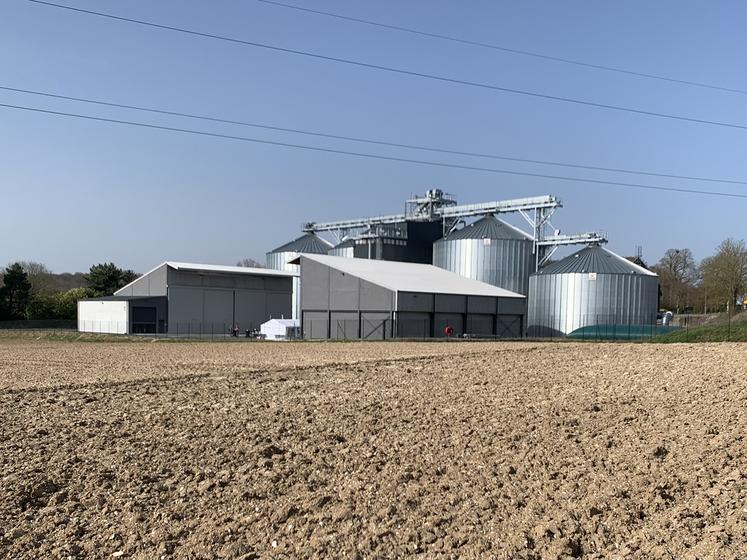 Dans ce silo, 11 500 tonnes grain peuvent être stockées, et le débit de chantier est «très élevé». 