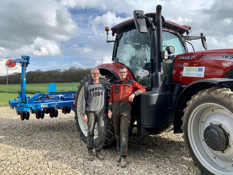 Vincent Lepers et Simon Pointel, président et salarié de la Cuma de Belloy-sur-Somme, ont la même optique de travail : «la communication avant tout». 