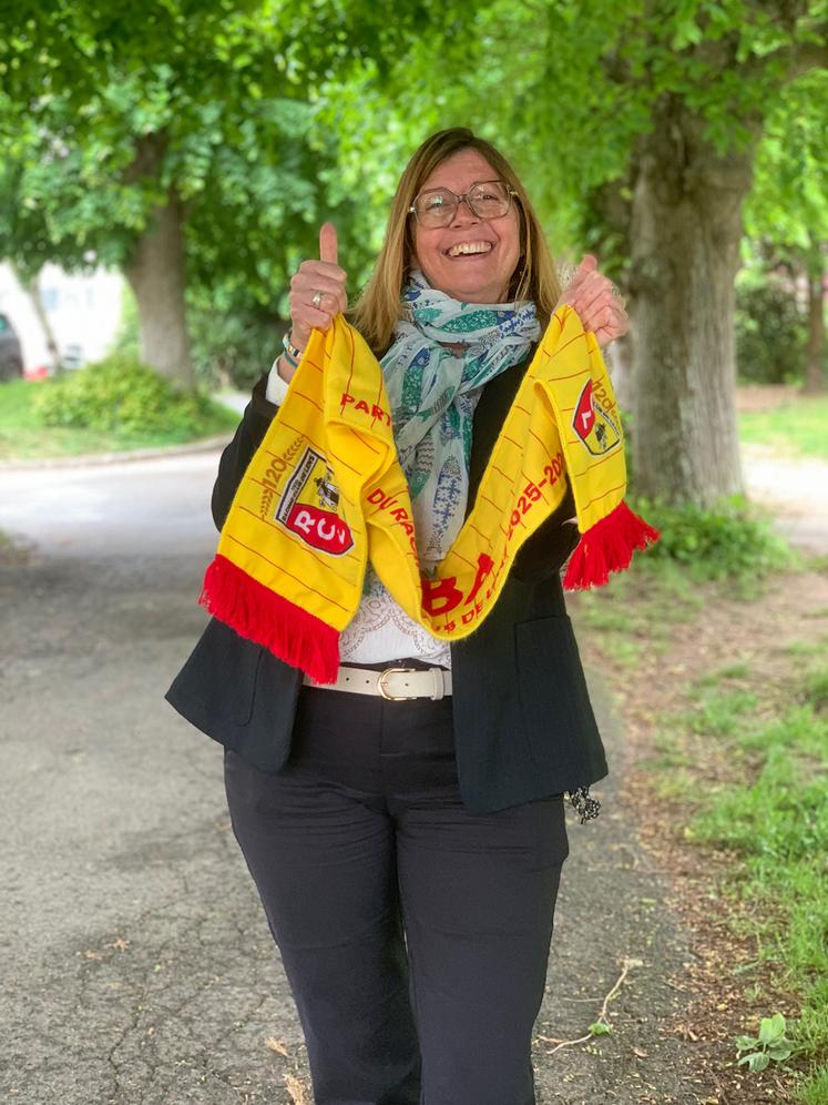 Pour ces agriculteurs supporters, concilier le travail à la ferme et les matchs du Racing Club de Lens est une priorité. 