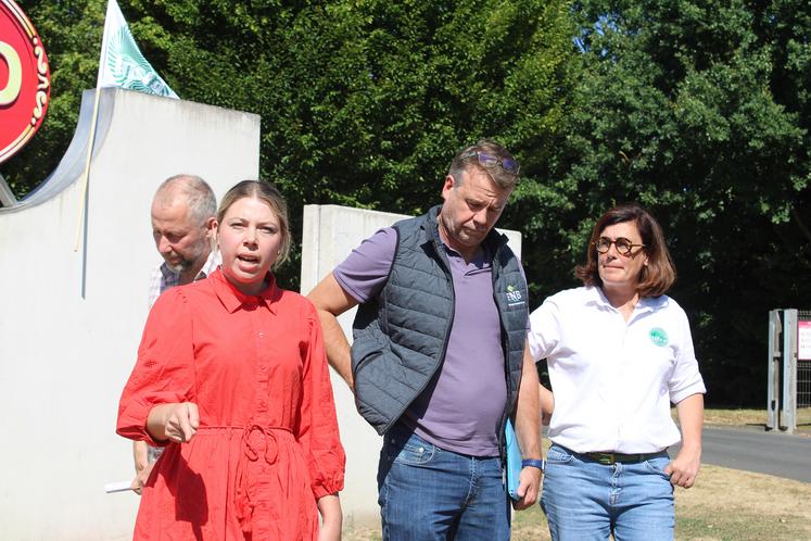 La délégation reçue par le groupe Bigard lors de la mobilisation mardi 28 juillet à Feignies. 