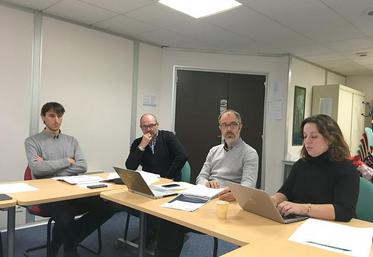 De gauche à droite : les responsables adjoints des contrôles ASP Picardie et Nord-Pas-de-Calais, Philippe Sappey, directeur de l’ASP Hauts-de-France, Valérie Maquère, SRPE - Draaf Hauts-de-France.