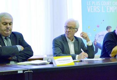 Née en 1954 «en plein boom de l’agriculture», l’Apecita fête ses 60 ans cette année. De gauche à droite : Gilbert Keromnes, président, 
Philippe Pelvet, directeur, Bertrand Delesalle, délégué régional.