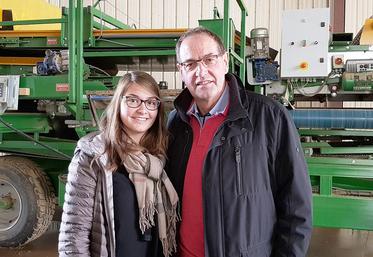 Fille et père réunis pour un même projet.