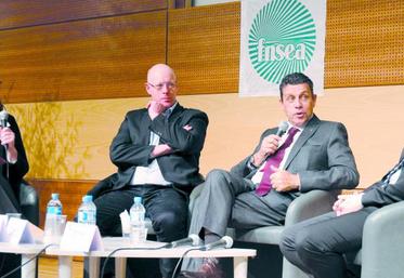 Jean-François Gaffet (à gauche), Tom Patar (à droite) et Xavier Beulin : trois angles différents pour trois conclusions convergentes à l’issue de cette table ronde animée par Marion Martin.