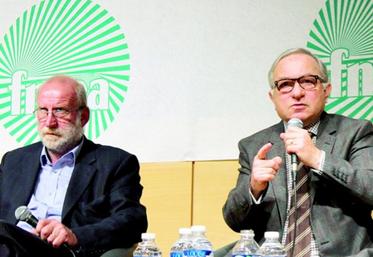 Claude Gewerc, président du Conseil régional : «Préparer l'avenir en facilitant le développement de projet». A gauche, Michel Lapointe, président de la Frsea Picardie.