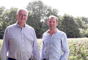 De gauche à droite : Olivier Brasset, président de la coopérative féculière de Vecquemont, et Bruno Poutrain, son directeur.