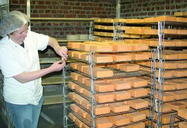 Le Maroilles fait partie de ces fromages qui ont obtenu le signe officiel d’origine.