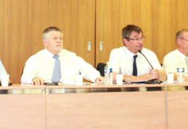 Christophe Buisset, président de la Chambre régionale d’agriculture, Jacques Banderier, directeur de la DDTM, Philippe De Mester, Préfet de la Somme, Daniel Roguet, président de la chambre d’agriculture, Alain Waymel, directeur, Bernard d’Avout, vice-président de la chambre d’agriculture et Jean-Michel Serres, conseiller régional.