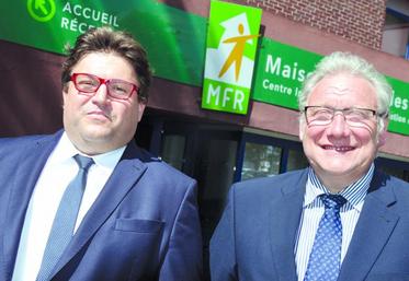 De gauche à droite : Philippe Poitel, le nouveau directeur de la Fédération régionale des Maisons familiales rurales
Hauts-de-France, et Pierre-André Leleu, qui occupe également ce poste jusqu’au 1er septembre prochain.