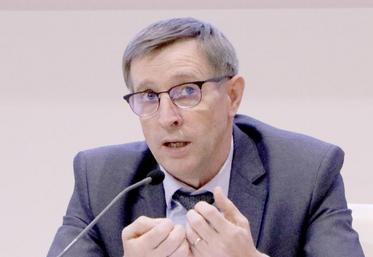 Pour Dominique Chargé, président de Coop de France, l’ordonnance relative aux prix abusivement bas, en attente 
de publication «dénature le modèle coopératif et déresponsabilise l’adhérent et les administrateurs face à leurs missions et face au risque qu’ils doivent parfois prendre pour maintenir l’activité agricole sur leur territoire».