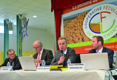 De gauche à droite : Bertrand Rault, directeur approvisionnement, Olivier Brasset, président de la coopérative féculière de Vecquemont, Frédéric Smagghe, directeur de Roquette, Bruno Poutrain, directeur de la coopérative.