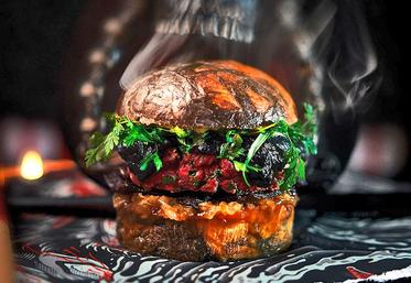 Le Paint it black, de Matthias Carré, qui lui a fait gagner la coupe de France 2023 du burger by Socopa.