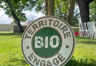 En mai dernier, un nouveau plan d’aide d’urgence dédié au bio comprenant  60 millions d’euros d’aides directes, en plus d’engagements sur la commande publique et la communication a été annoncé par le ministre de l’Agriculture  pour relancer la dynamique. 