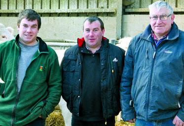 De gauche à droite, Timothée, Antoine et Pierre Caron.