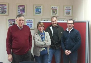 De gauche à droite : Marcel Herbet, vice-président de la Communauté de communes du Pays du Coquelicot, Nathalie Cauet, Aurélien Choquet et Thibaut Petit.