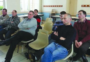 Les participants à l’assemblée d’Ailly-le-Haut-Clocher.