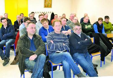 Les participants à l'assemblée d'Albert.