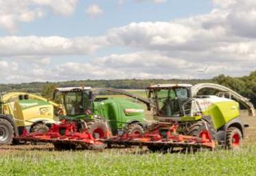 Cinq ensileuses ont effectué des démonstrations avec différents réglages. 