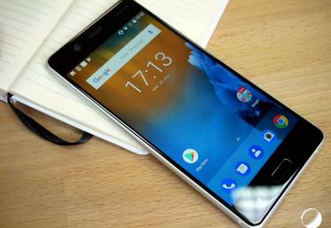 Le smarthphone est devenu incontournable, avec 73 % des Français équipées (+ 8 points en un an).