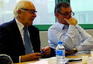 Les sénateurs Marcel Deneux et Daniel Dubois ont entendu les attentes des responsables de la Fdsea et des JA.