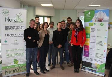 Plusieurs membres du bureau de Norabio se sont réunis pour formaliser l’adhésion de la coopérative dans la démarche Bio cohérence, le 1er décembre, à Arras.