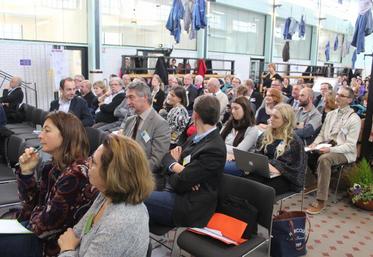 Environ 150 personnes ont participé à Oignies (62) au dernier atelier des Etats généraux de l’alimentation 
dans les Hauts-de-France sur le thème de l’alimentation durable. 