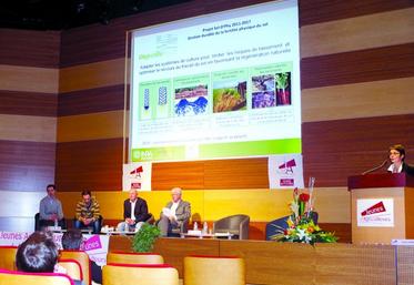 Une table ronde fort intéressante sur un sujet de fond.
