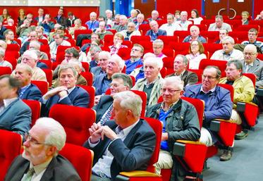 Les participants à l’assemblée de la Fdsea ont manifesté leur lassitude et leur amertume devant les excès de réglementation.