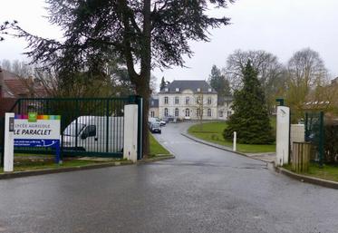 Au Paraclet, comme dans les autres établissements d’enseignement agricoles, l’agro-écologie fait partie intégrante 
des modules. 