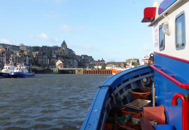 Au Tréport, comme dans les autres ports de pêche, presque tous les bateaux restent à quai.