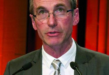 Thierry Roquefeuil, président de la Fnpl :  "Je le dis à nos entreprises de transformation et aux grandes enseignes de distribution : nous voulons, dès le prochain trimestre, une traduction concrète (des charges) sur le prix du lait !"