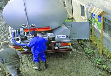 Les deux sites concernés par un projet de fermeture sont spécialisés dans la production de lait UHT  et d’ingrédients laitiers infantiles.