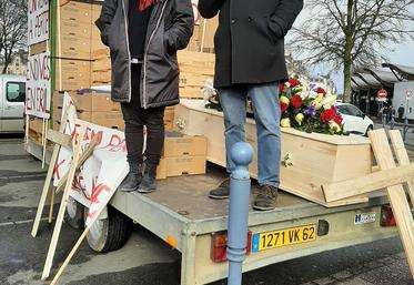 Claire Lefèvre et Daniel Bouquillon, deux générations de producteurs engagés pour la défense du métier d’endivier, se sont exprimés sur les revendications du moment. 