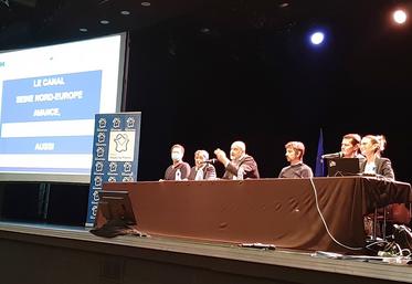 «Nous souhaitons ardemment que les quatre ports travaillent en réseau», défend Franck Dhersin, vice-président de la Région Hauts-de-France en charge  des mobilités, infrastructures de transport et des ports. 