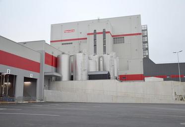 Le site de Carhaix est la seule usine de poudre de lait infantile détenue par Synutra, pour le lait de vache.