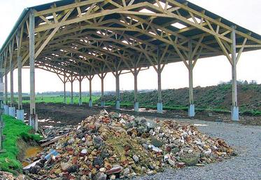 Les constructions appartiennent aux propriétaires, sauf preuve du contraire.