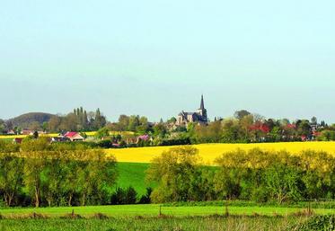 La réforme territoriale peut favoriser la réduction des dépenses locales, notamment par la fusion de collectivités.