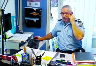 L’adjudant-chef Claude Guyart est le responsable départemental en matière de prévention des vols et actes de vandalisme dans les exploitations agricoles.