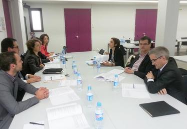 La FRSEA Hauts-de-France, la FDSEA et les JA de la Somme ont été reçu par la conseillère Cohésion des territoires 
et logement d’Emmanuel Macron.