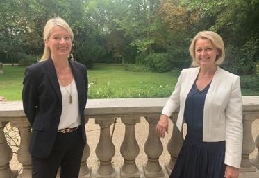 Bérangère Abba (à gauche) est secrétaire d'Etat à la Biodiversité, sous la tutelle du ministère de la Transition écologique.