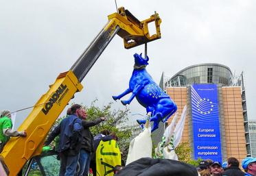 Philippe Mangin déplore le manque de réactivité de la Commission européenne pour déclencher l’intervention publique, y compris lors du Conseil des ministres européens du 7 septembre à Bruxelles, qui s’est déroulé sous la pression des agriculteurs.